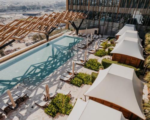 فندق فور سيزونز الكويت في برج الشايع (Four Seasons Hotel)